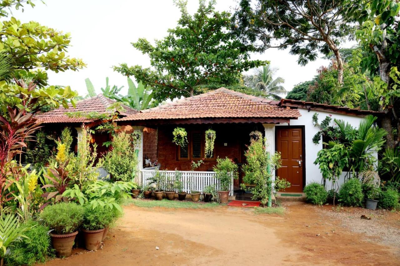 Niyati Home Stay Gokarna  Exteriör bild